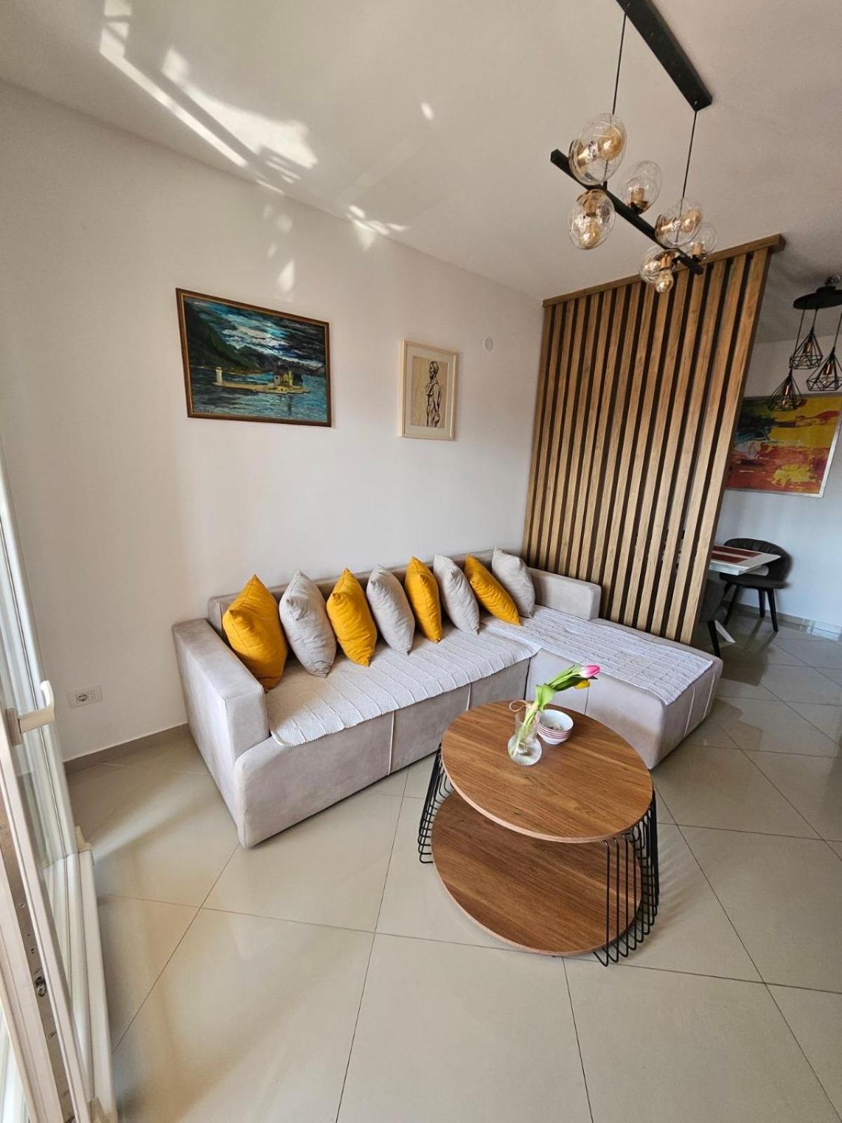 Apartment Luda Kuca Bar